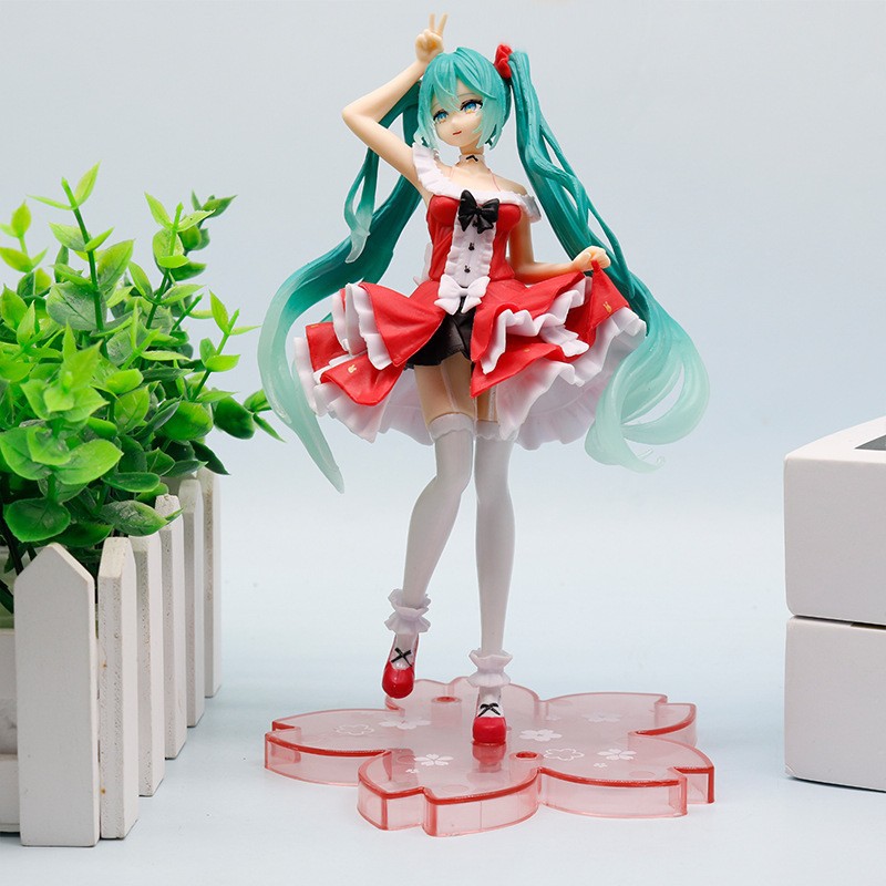 Miku Hatsune Vocaloid Figure K - مراجعة Model Kit Hatsune Miku وسعره