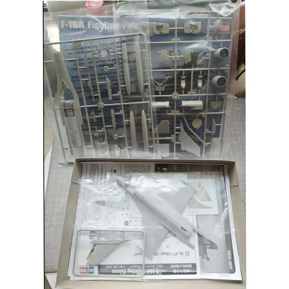 Hobbyboss 80272 1:72 Scale Gen - مراجعة Model Kit F16 وسعره
