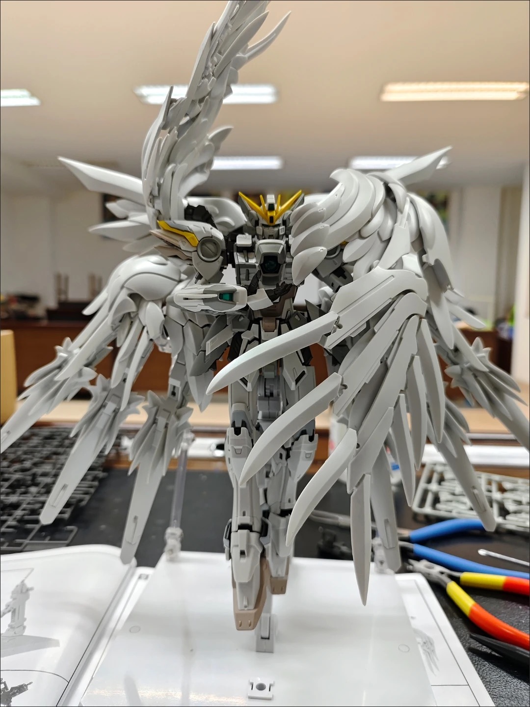Daban 8827 MG 1/100 Wing Snow  - مراجعة Model Kit Gundam Mg وسعره